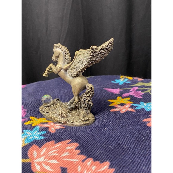 Pewter Pegasus Myth/ Magic Figurine “The Defender of the Crystal” by A G Slocomb - Picture 6 of 12